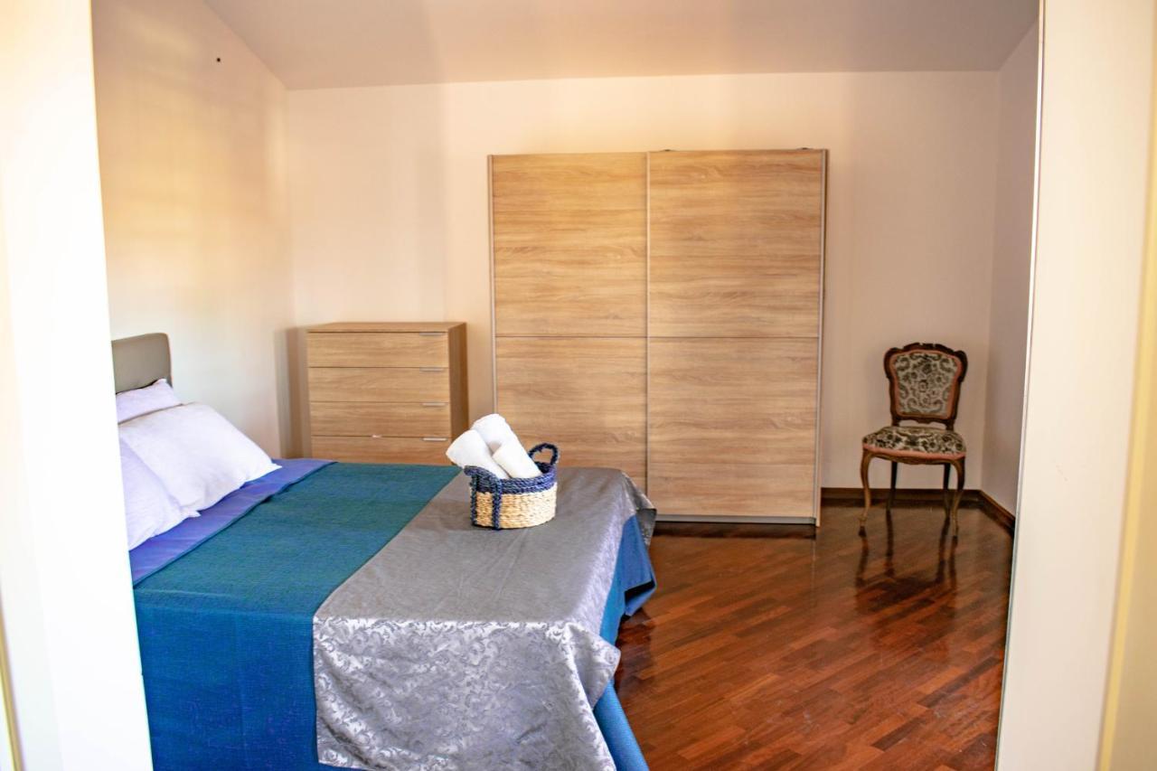 Asherat B&B Carbonia Luaran gambar