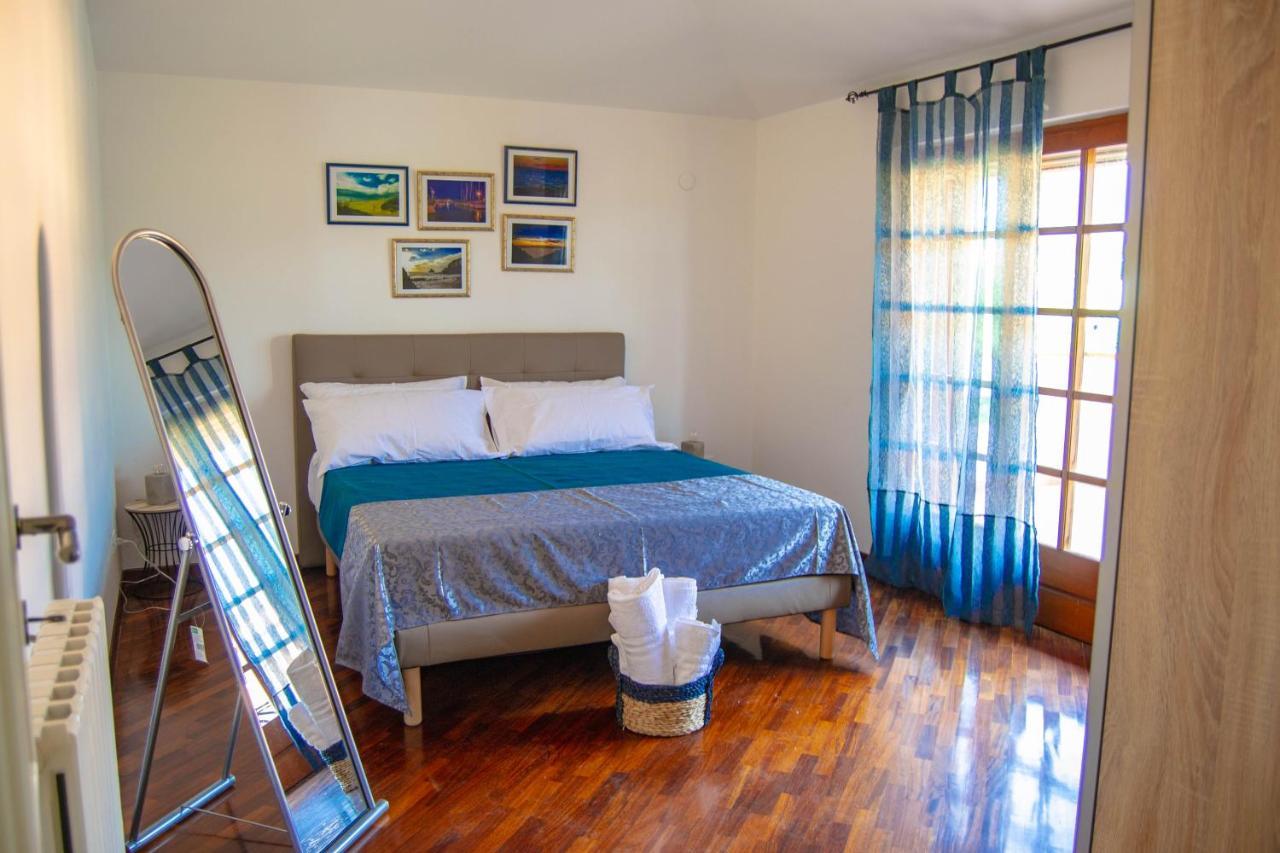 Asherat B&B Carbonia Luaran gambar