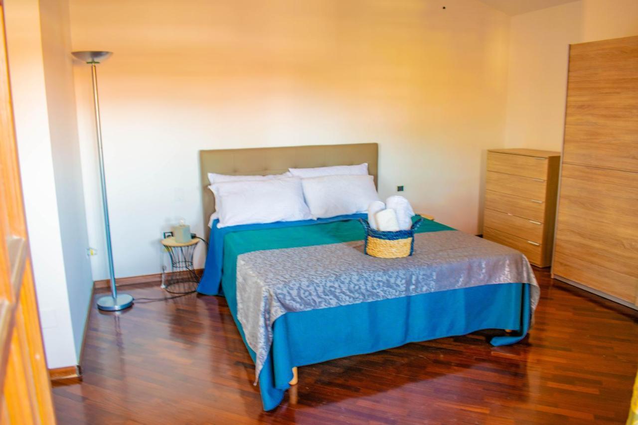 Asherat B&B Carbonia Luaran gambar