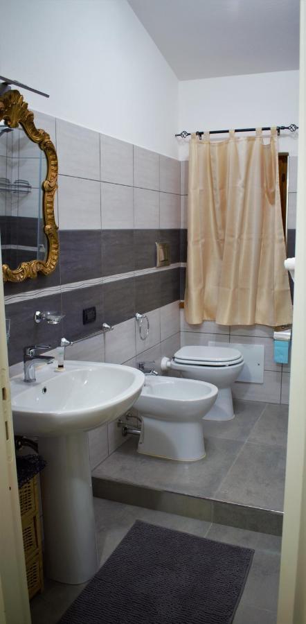 Asherat B&B Carbonia Luaran gambar